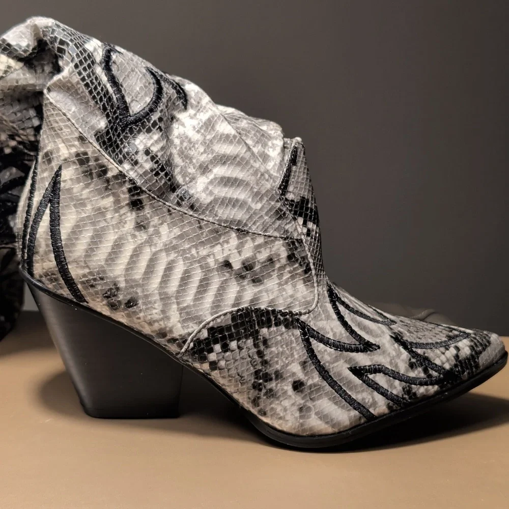 New! Cape Robin Snakeskin Patterned Western Inspired Over The Knee Boots Size 11